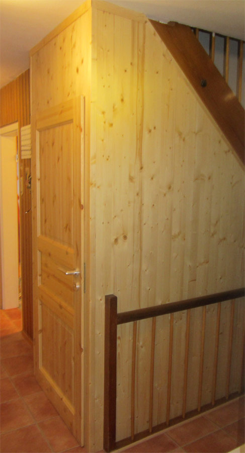 Holztreppe, Holz, Treppe, Tür, Keller, Treppenhaus